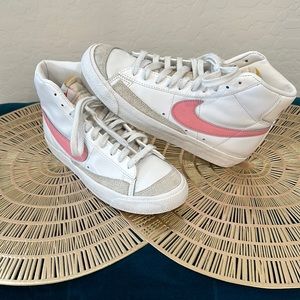 NIKE ‘77 Mid Blazers shoes